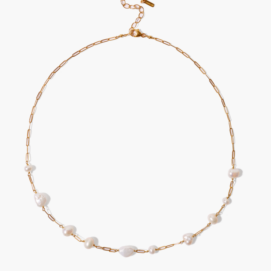 Kaia Short Necklace White Pearl